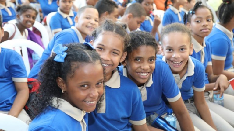 escuela-en-haina-pte-innaugurara1