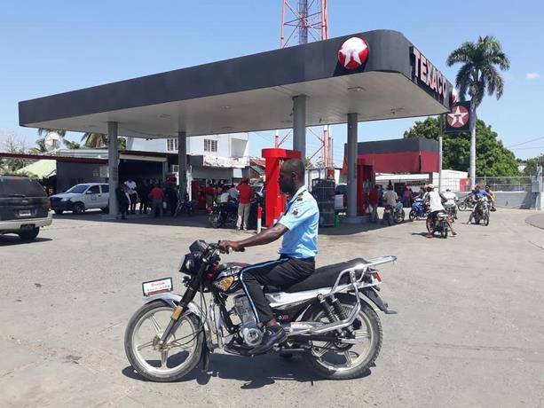 haiti-militariza-bombas-combustibles-por-excases