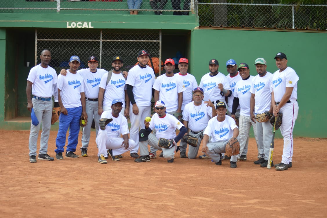 3fotos-entre-amigos-torn-softball