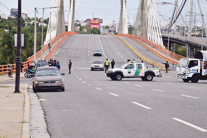 el-toque-de-queda-entre-resistencia-e-irrespeto-ensu-5to-dia