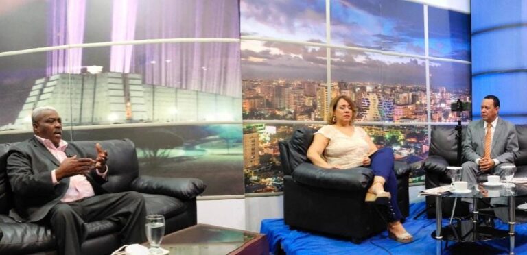 ENTREVISTA-RECTOR-MATINAL-51
