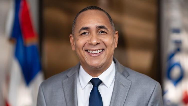 Presiente del consejo adm. del INDOTEL Nelson Arroyo