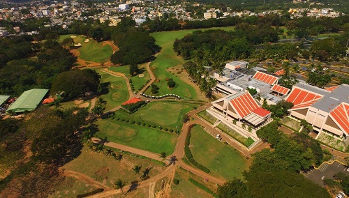 country-club