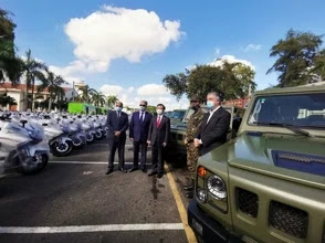 gobierno-dominicano-recibe-148-vehiculos-donados-por-china