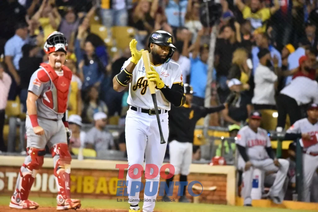 Aderlin-Rodriguez-firmo-para-quedarse-con-las-Aguilas-Cibaenas-1024x684-1