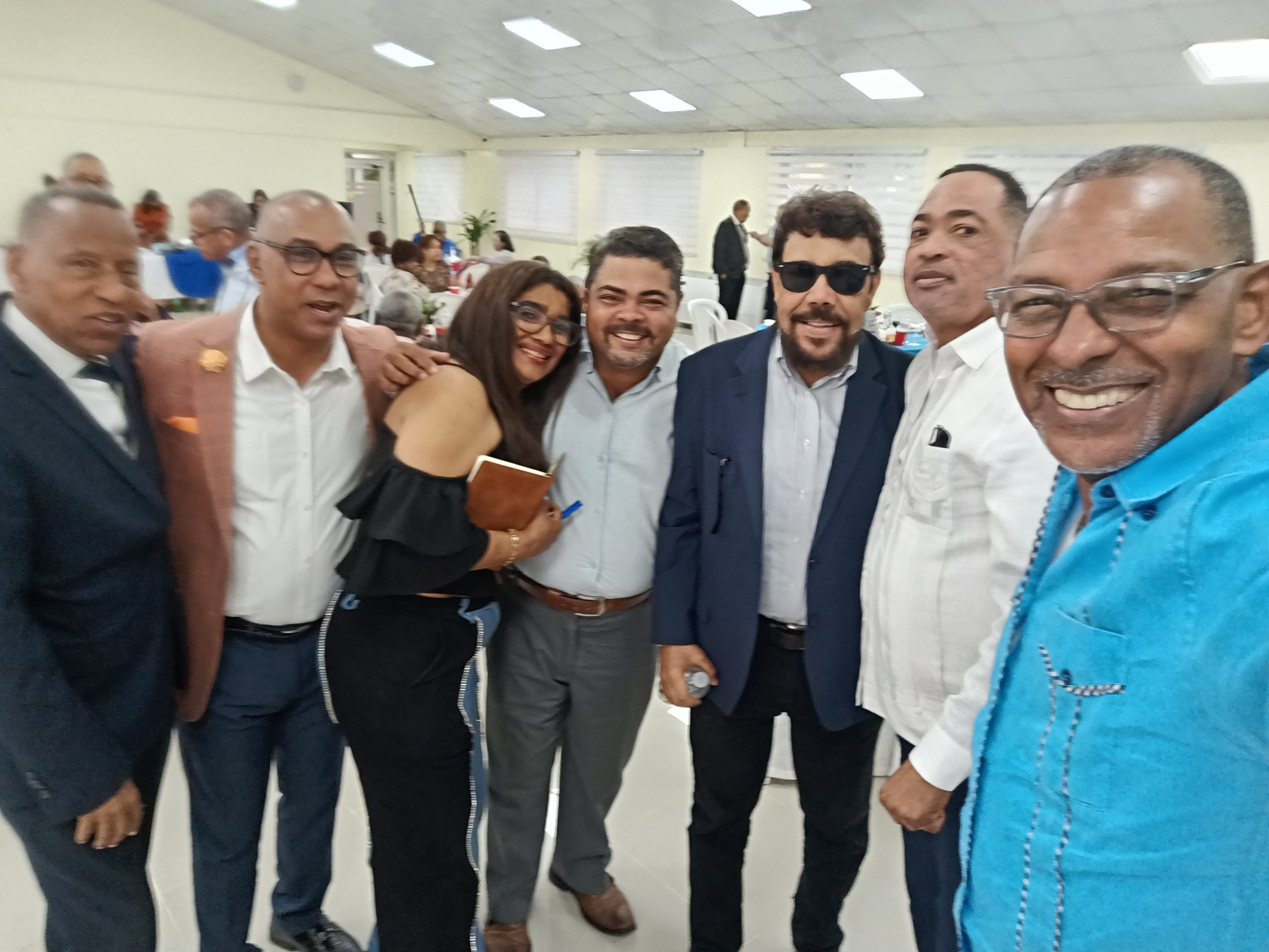 El propulsor Selfie de Primitivo Gil, junto José Beato, Dagoberto Lizardo, Mario Lara, Arelis Encarnación, Aridio Mercado y Darío Mañón. 