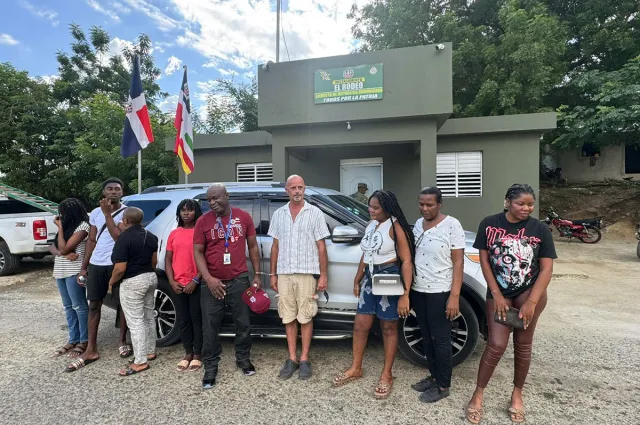 canadiense_creamer_troy_james_transportando_haitianos-2
