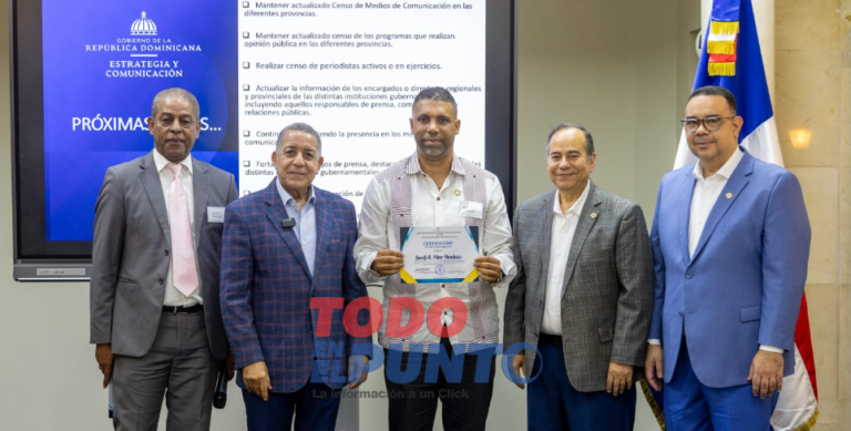 Foto: Federico Reynoso, Félix Reyna y Alberto Caminero encabezan acto.