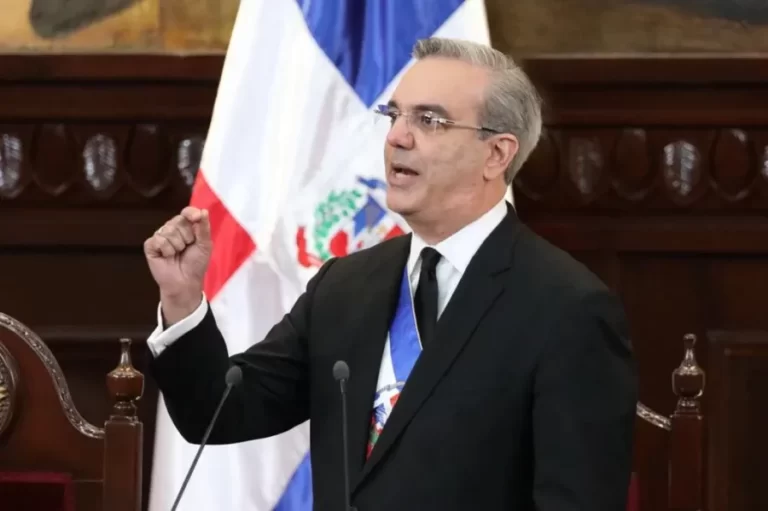 abinader-habla-en-la-asamblea-nacional-tercera-rendicion-de-cuentas-900x599