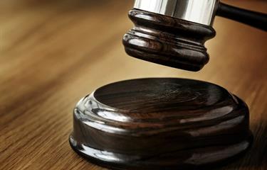 primer-plano-del-concepto-de-juicio-de-mazo-2-e66d1f45-focus-0-0-375-240