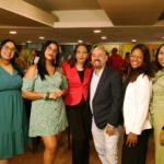 2. Una parte de los colaboradores del medio. Monserrat Soto, Gabriela Encarnacion, Ivonne Soriano, Carlos Brito, Yuliana de la Cruz, Naqueidy Suero